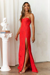 Dear Emilia Amazing The Crowd Maxi Dress Red